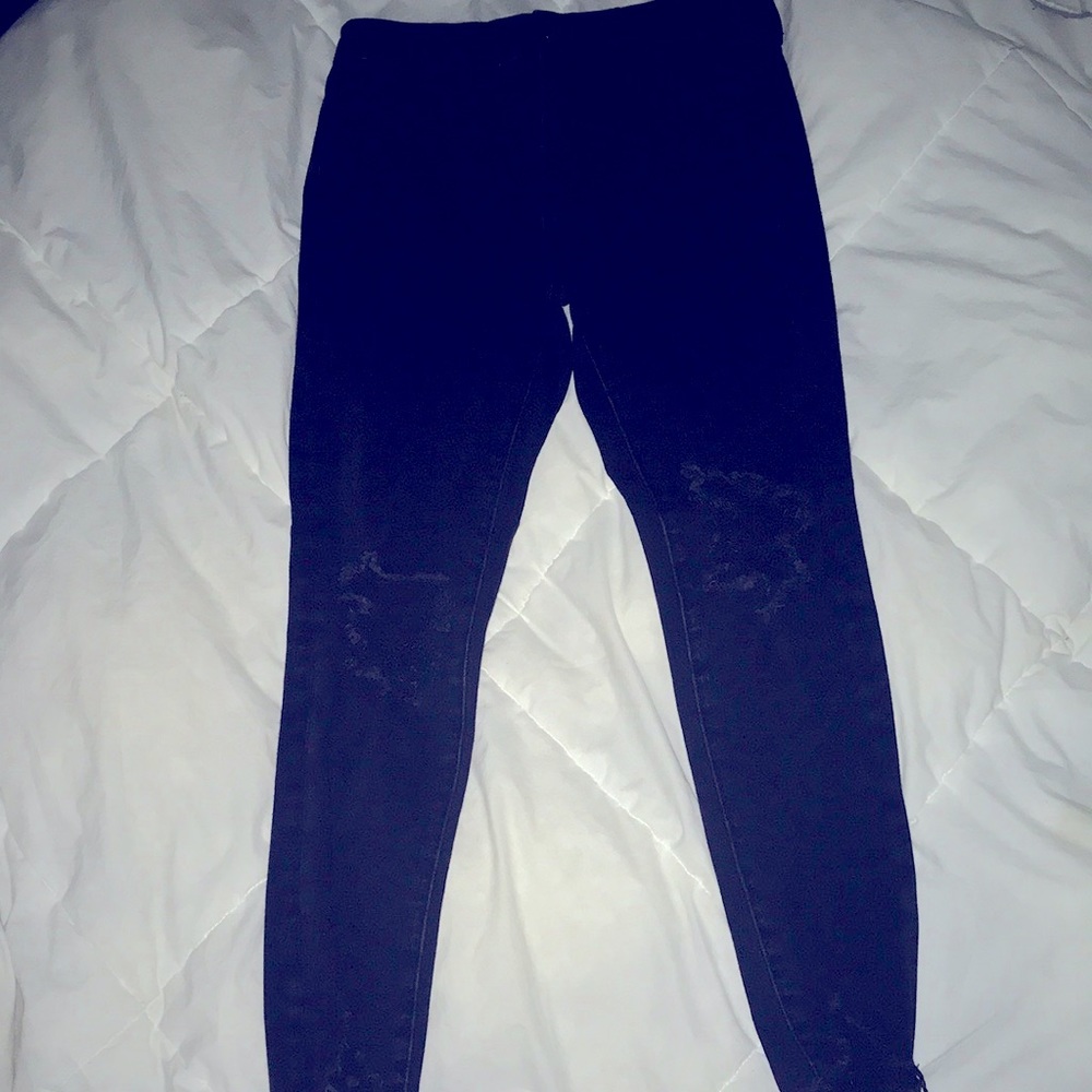 American Eagle, Size 6 short, Color black